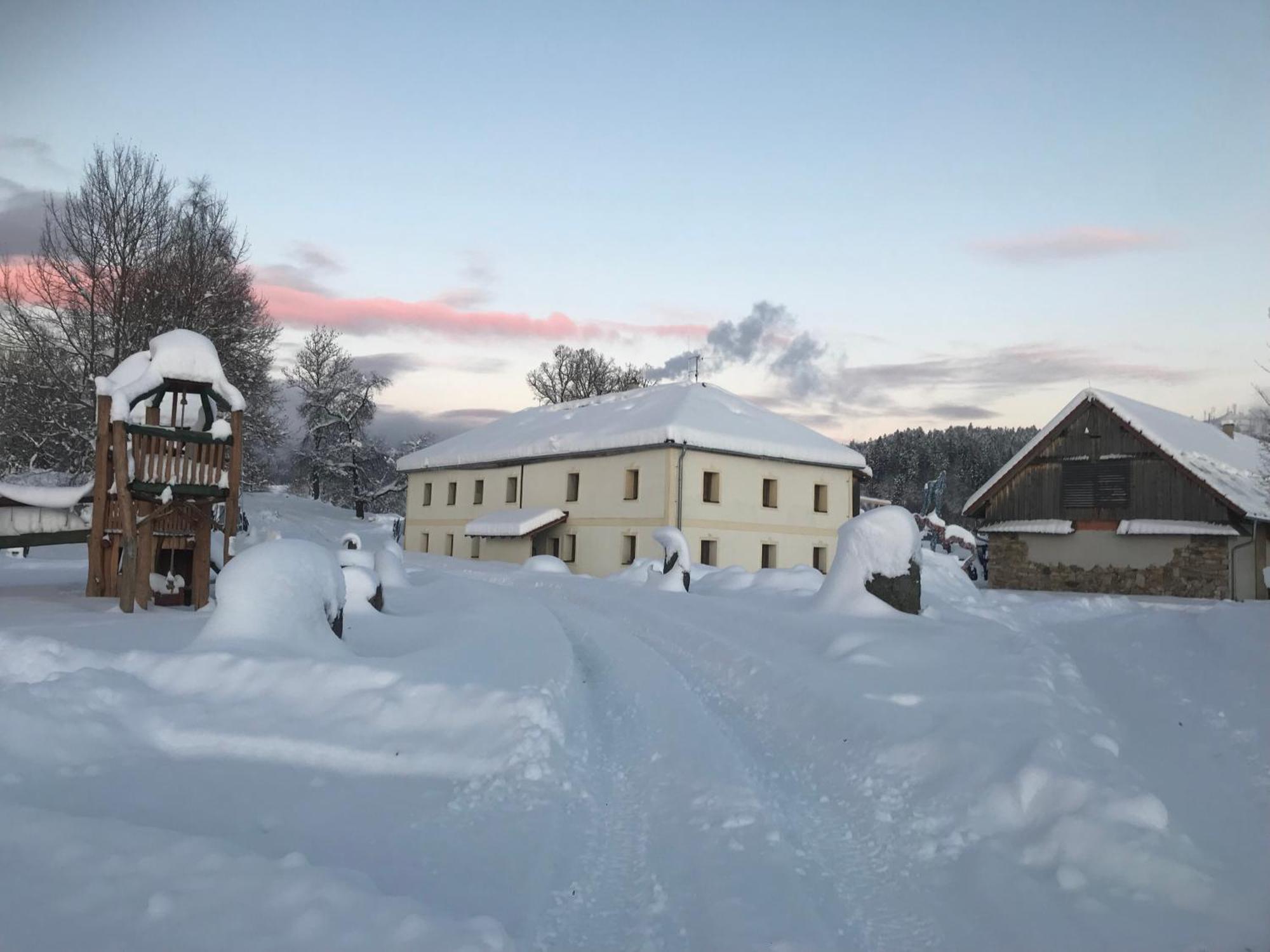 Pension Biofarma Slunecna Želnava Buitenkant foto